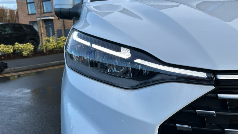 Ford Tourneo Custom 320 L1 Diesel Fwd 2.0 EcoBlue 136ps H1 Titanium 8 seater Auto